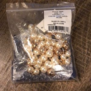Brand new Tory Burch pearl necklace